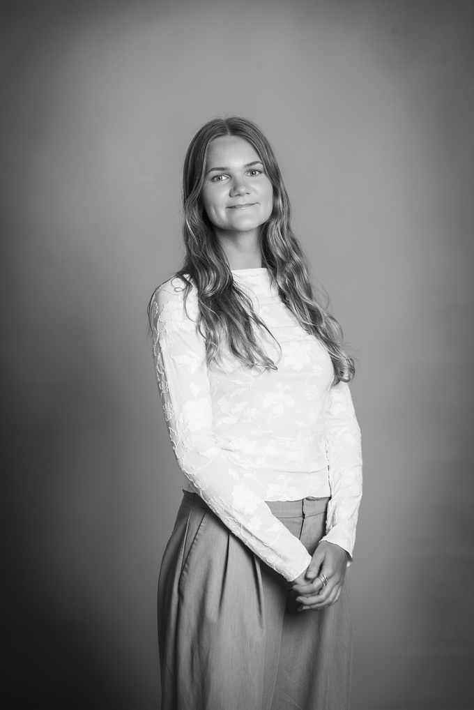 Portræt af Laura Olmütz Thomsen, juniorkonsulent i KommPress